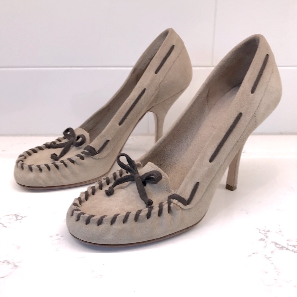 MIU MIU Gorgeous Suede Mocasin Heels - Picture 2 of 14